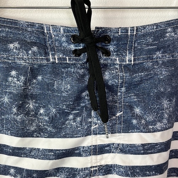 O'Neill Cargo Shorts Men's Size‎ 32 Red White Blue Lace Up Patriotic Inseam 10" - Picture 7 of 13